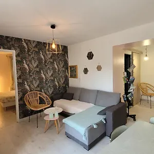 Vintage Appartement LʼIsle-sur-la-Sorgue